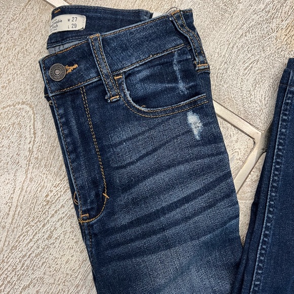 Abercrombie & Fitch Skinny Jeans Size 4S (short) - Picture 2 of 7